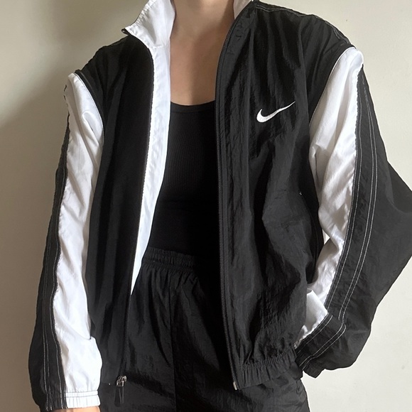 Vintage Nike Tracksuit Black/White Jacket/Pants Nylon Set Removable Sleeves M - Picture 3 of 16